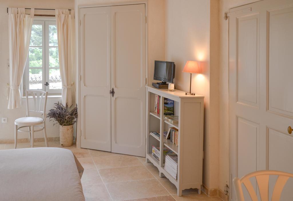 Le Mas De La Fontaine Bed and Breakfast Le Pegue Rum bild