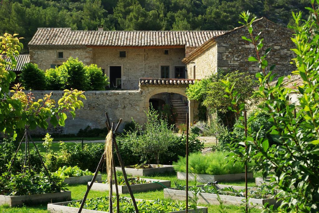 Le Mas De La Fontaine Bed and Breakfast Le Pegue Exteriör bild