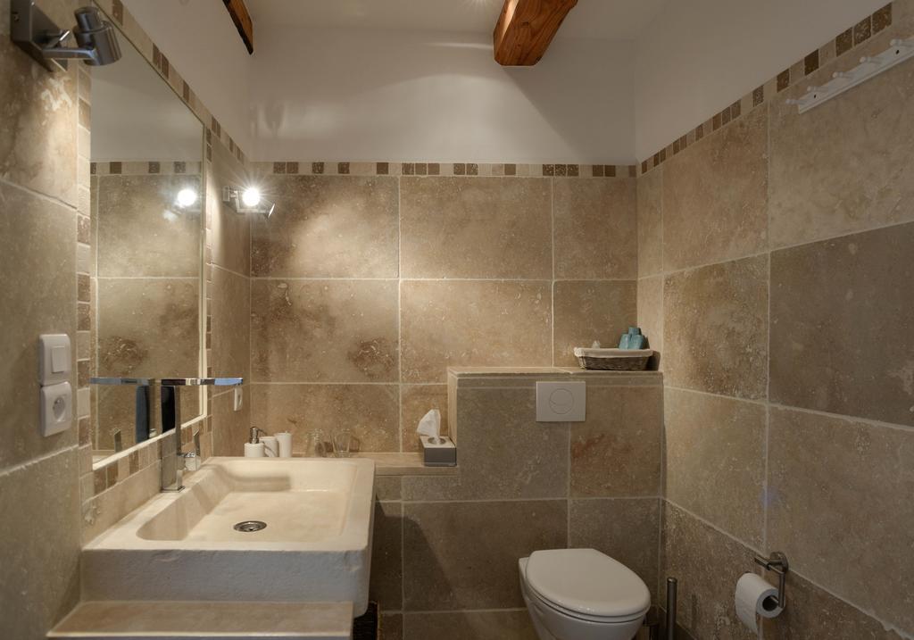 Le Mas De La Fontaine Bed and Breakfast Le Pegue Rum bild