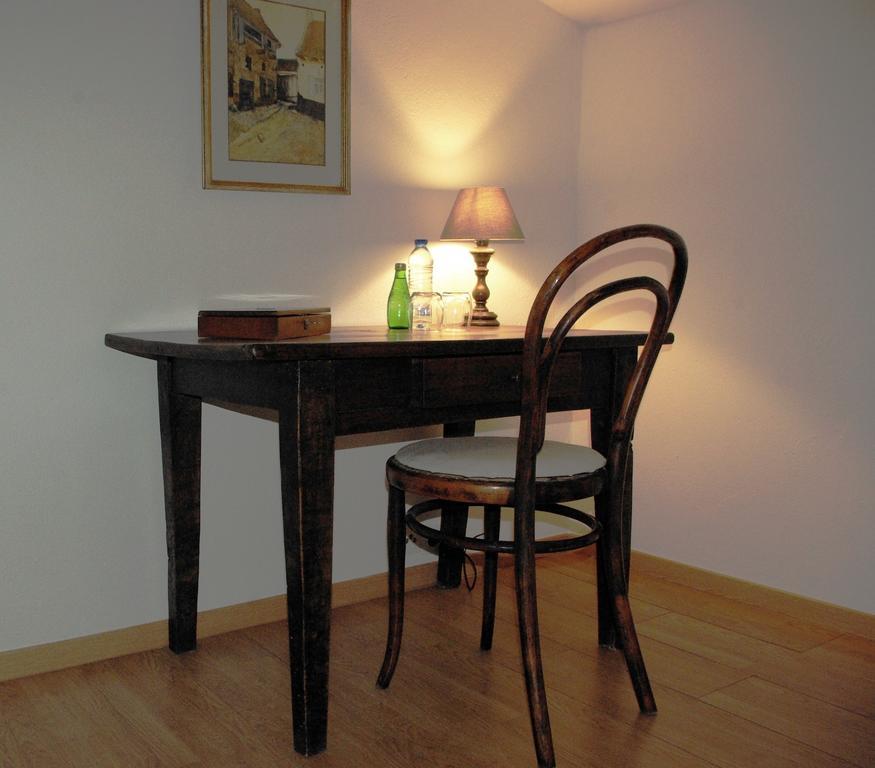 Le Mas De La Fontaine Bed and Breakfast Le Pegue Rum bild