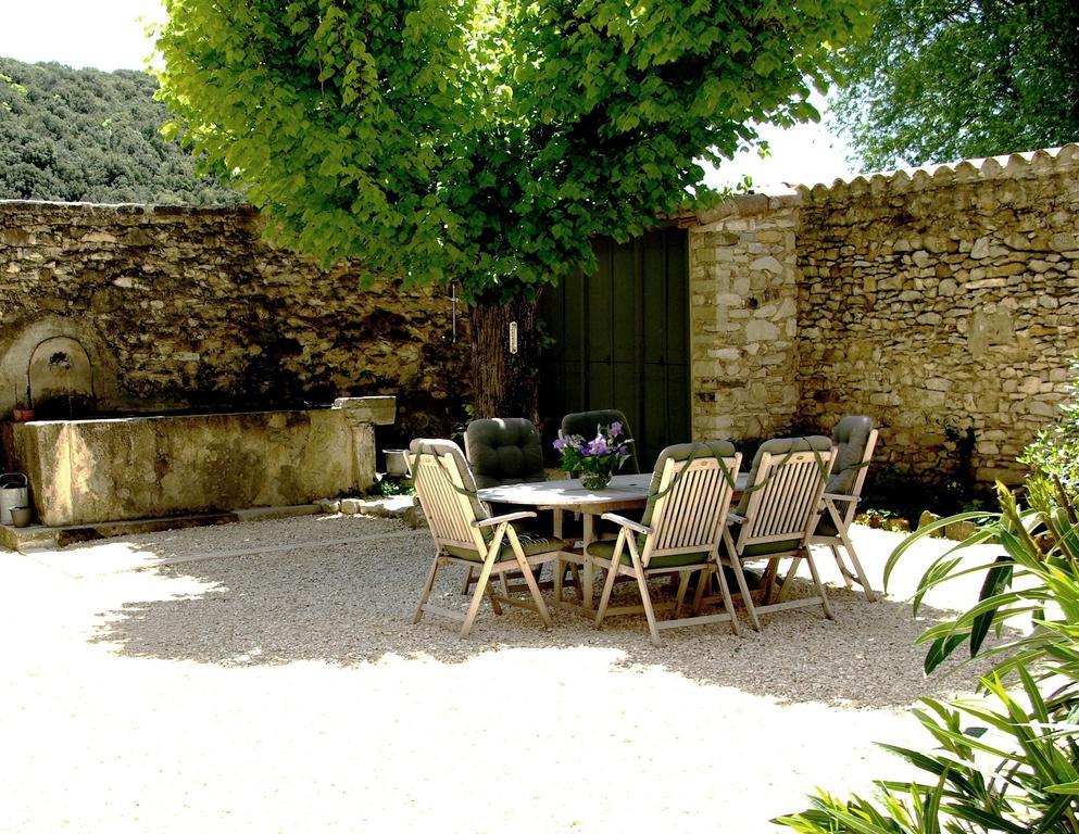 Le Mas De La Fontaine Bed and Breakfast Le Pegue Exteriör bild