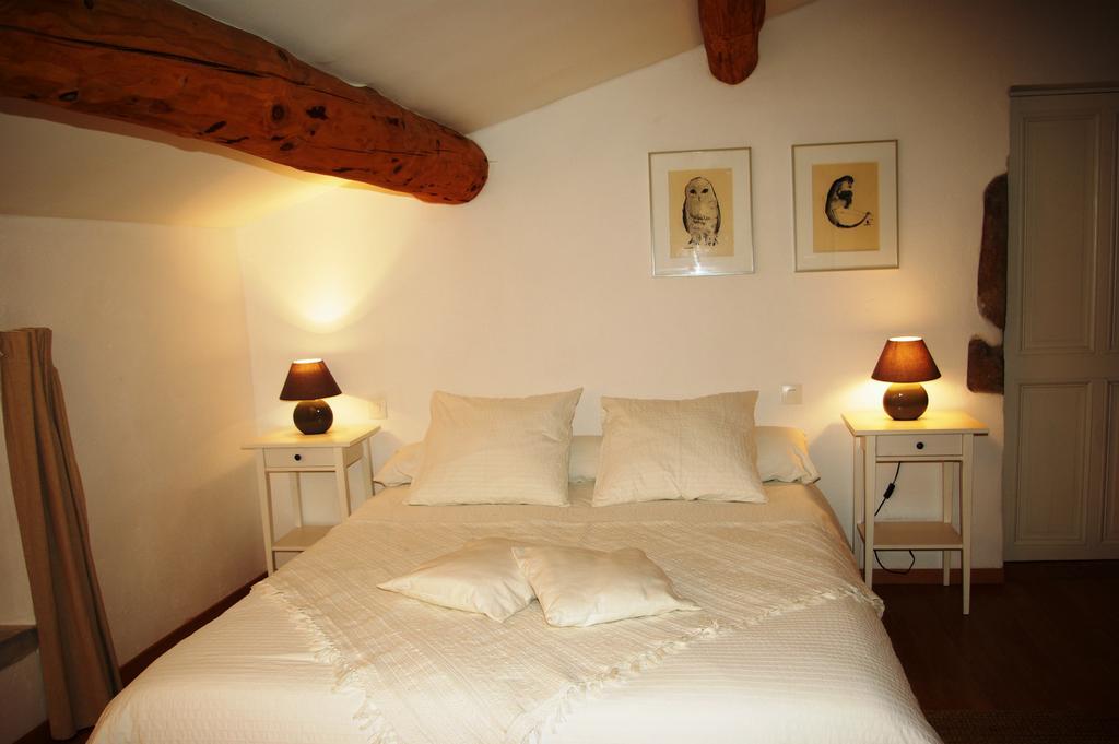 Le Mas De La Fontaine Bed and Breakfast Le Pegue Exteriör bild