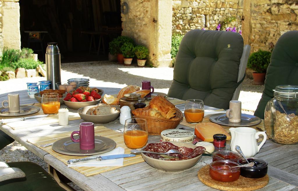 Le Mas De La Fontaine Bed and Breakfast Le Pegue Exteriör bild